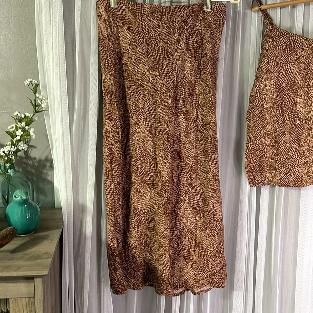 Brown and tan top and skirt set! - Picture 3 of 7